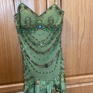 Cocktail dress gorgeous show stopper green intricate beaded dress silk size 4
